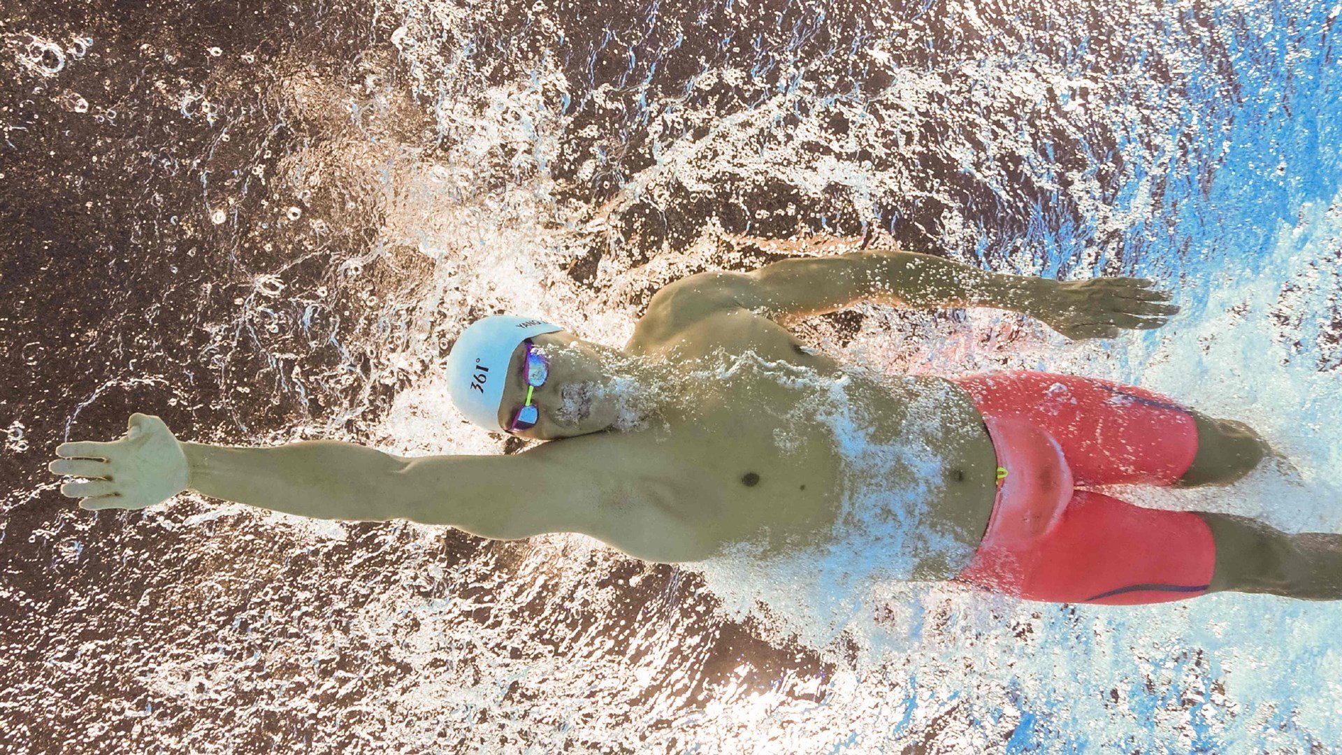 女足比赛中，中国队球员黄某奉献精彩传球，中国女足相关人员问责