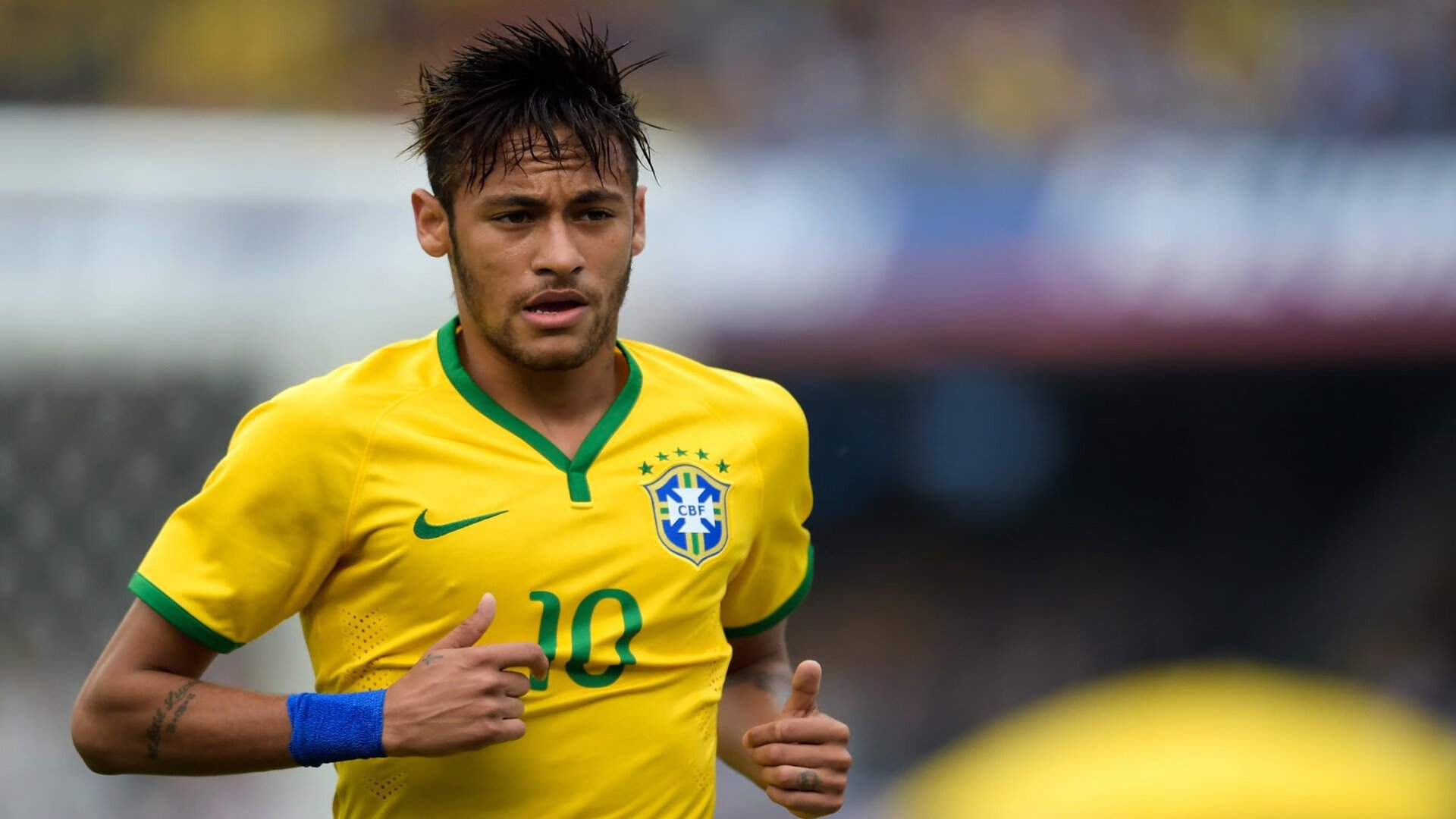 瑞士队后卫吉梅内斯在巴黎奥运会上表现出色,乌拉圭后卫吉梅内斯